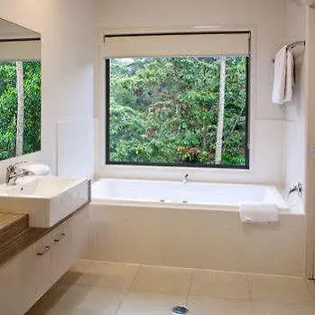 Tranquil Getaways On Obi Maleny Hotel